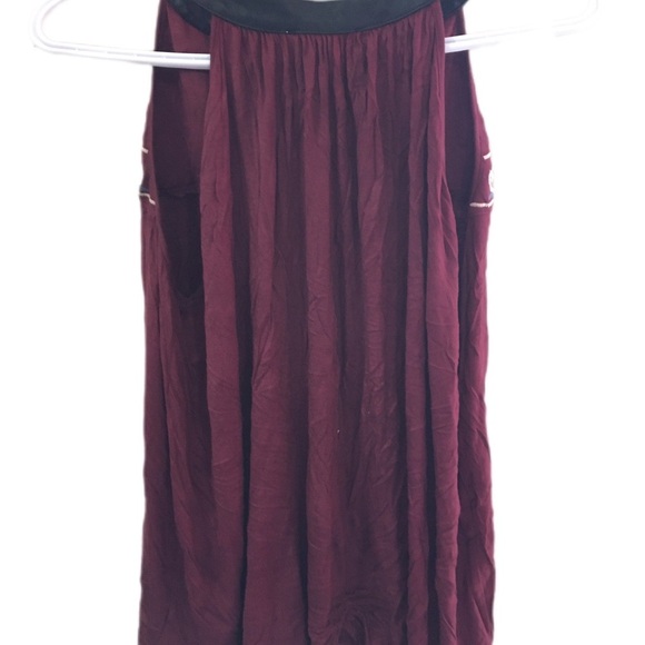 Embroidered Burgundy Sleeveless Top - Picture 6 of 9
